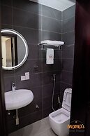 Momo's Hotel