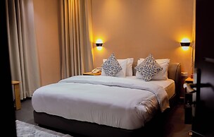 Momo's Hotel