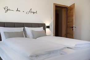 Alpine Apartment With View & Garden