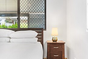 Spacious 1-bed Unit With Outdoor Patio Dining