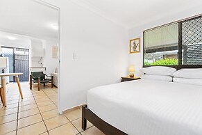 Spacious 1-bed Unit With Outdoor Patio Dining