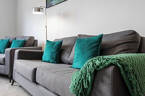 The Elderns 2BR A1 Nearby Netflix Parking