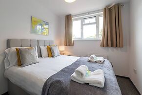 The Elderns Spacious 2BR Netflix Parkingshops