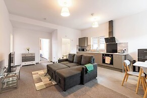 The Elderns Spacious 2BR Netflix Parkingshops