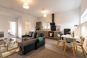 The Elderns Spacious 2BR Netflix Parkingshops
