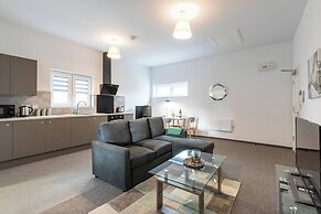 The Elderns Spacious 2BR Netflix Parkingshops