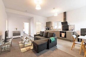 The Elderns Spacious 2BR Netflix Parkingshops