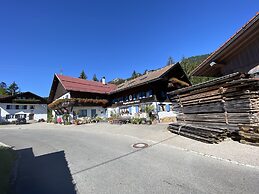 Nagelfluhhaus Hirsch