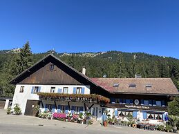 Nagelfluhhaus Hirsch
