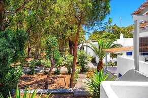 Coralli Seaside Resort