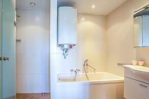 2 Person Apartment With Island View