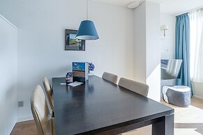 2 Person Apartment With Island View