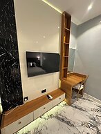 Apartment 5
