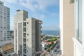 Apts in Building w/ Pool 120 m From the Beach - LTT