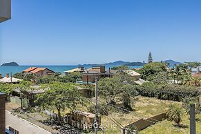 Apts in Building w/ Pool 120 m From the Beach - LTT