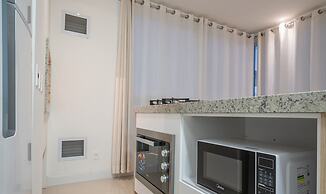 Apts in Building w/ Pool 120 m From the Beach - LTT