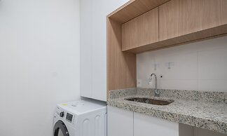 Apts in Building w/ Pool 120 m From the Beach - LTT