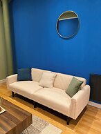 The Blue Loft - Modern City Apartment