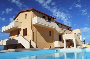 Air-conditioned, in Residence, With Pool and Patio