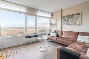 4-person Apartment With Island View