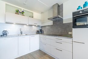 Comfortable 4-person Apartment With Terrace and View