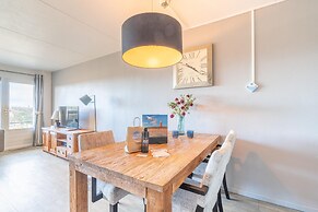 Comfortable 4-person Apartment With Terrace and View