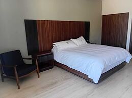 HOTEL MONTES SUITES