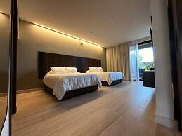HOTEL MONTES SUITES