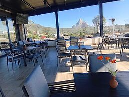 HOTEL MONTES SUITES