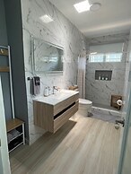 Blue Pearl-4 D'Luxe Beach Retreat