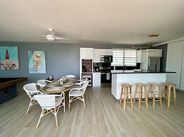 Blue Pearl-4 D'Luxe Beach Retreat
