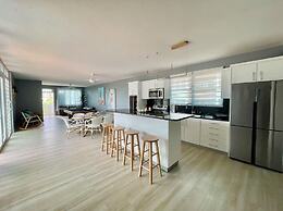 Blue Pearl-4 D'Luxe Beach Retreat