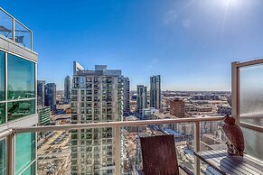Stylish Condo With Balcony in Downtown Calgary