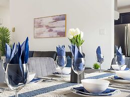 Charming Pet-friendly Summer Stay w/ Parking