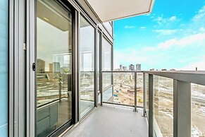 High Rise Condo w Balcony & Breathtaking Views