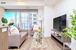 High Rise Condo w Balcony & Breathtaking Views