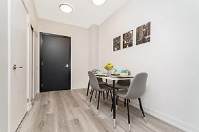 Newly Built Modern Condo w Balcony & City Views