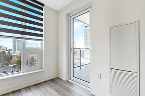 Newly Built Modern Condo w Balcony & City Views