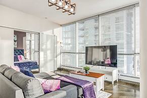 Elegant Condo w/ Balcony, Stunning Downtown Views!