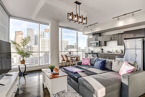 Elegant Condo w/ Balcony, Stunning Downtown Views!