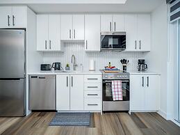 Newly Built 22nd Floor Condo w Stunning Views