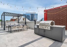 Newly Built 22nd Floor Condo w Stunning Views