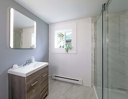 Pet Friendly Home Near Lock 32 & Beach Park
