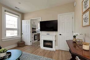 2BR Suite With LRG Patio!