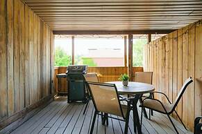 Elegant Suite w Patio, BBQ Grill!