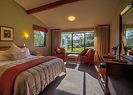 Wilderness Lodge Lake Moeraki