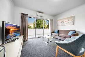 Spacious 2-bed Conveniently by Lake Tuggeranong