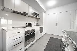 Spacious 2-bed Conveniently by Lake Tuggeranong