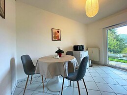Romantic Apartment With Garden