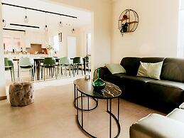 Luxury Holiday Home in Zwevezele